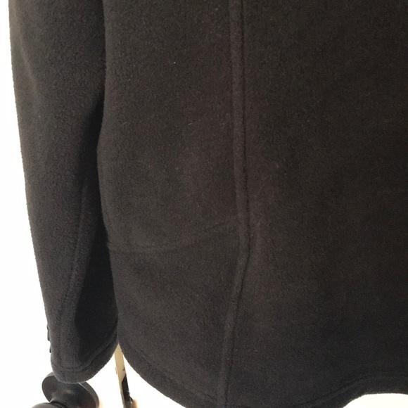 The North Face Lightweight Shell Jacket - Picture 10 of 11